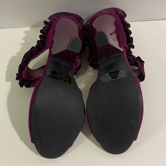 Qupid Women's 7.5 Purple Ruffled Heels - Picture 6 of 8